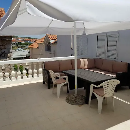 Apartman Tribunj Mate Jareb *