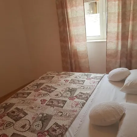 Apartament Apartman Tribunj Mate Jareb *